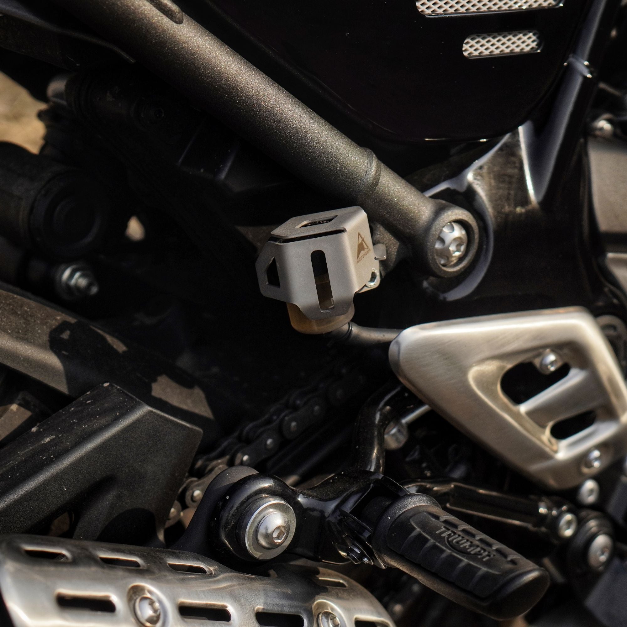 Brake Oil Reservoir Cover for Triumph Scrambler 400x | Black | Auto Engina
