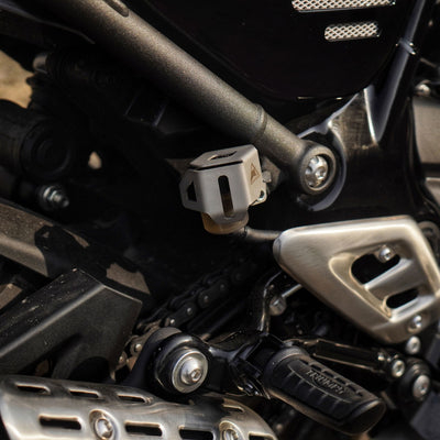 Brake Oil Reservoir Cover for Triumph Scrambler 400x | Silver | Auto Engina