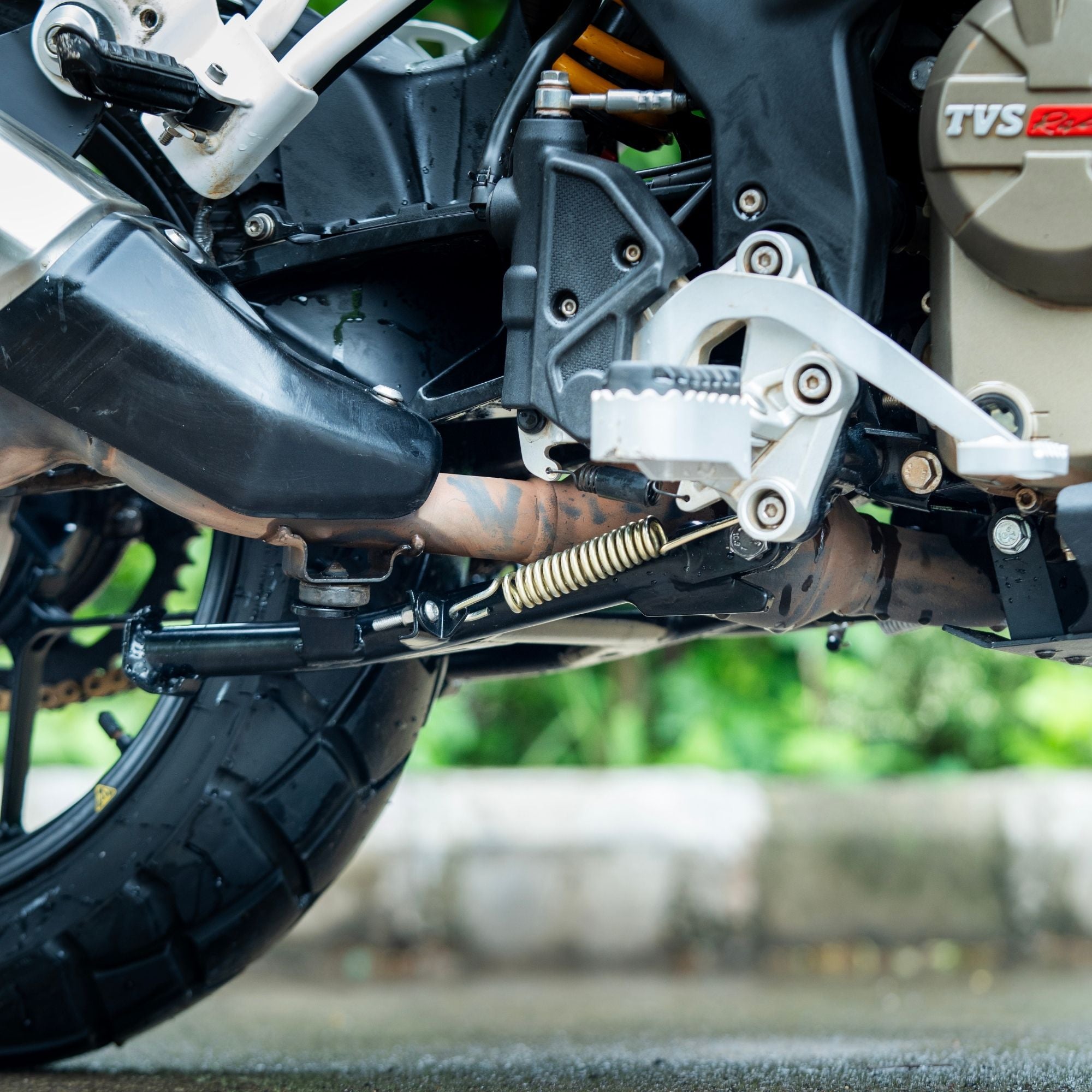 Centre Stand for TVS Apache RTX 300 | Auto Engina